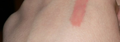 Полупрозрачная помадка Rouge Bunny Rouge Sheer Lipstick оттенок Fluttering Sighs  004