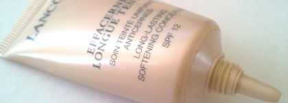 А стоит ли переплачивать..Lancome Effacernes Longue Tenue-корректор для глаз  против Кофеинового ролика от Garnier