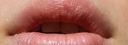 Подкрасим губки?