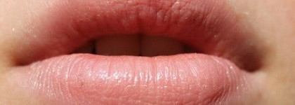 Подкрасим губки?