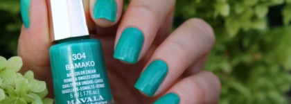 Добавим зелени с лаками Mavala Nail Color Creme №304 Bamako и Essie Nail Polish Turquoise & Caicos
