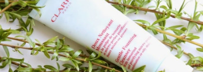 Clarins gentle foaming cleanser with tamarind and purifying micro pearls