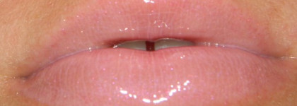 Мои блески для губ: calvin klein, Rimmel, Manhattan, Collistar, Pixi, Guerlain KissKiss, Estee Lauder