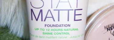 Двойной удар для матирования: тональный крем Stay Matte Foundation и спресованная матовая пудра  Stay Matte Pressed Powder от  Rimmel