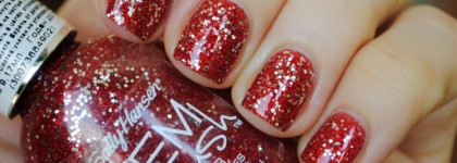 Sally Hansen 02 Cha-Ching! - лак для ногтей