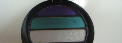 Giorgio Armani. La Femme bleue eye palette