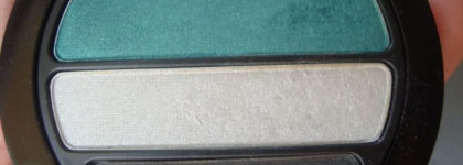 Giorgio Armani. La Femme bleue eye palette