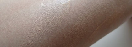 Новинка YSL -  Тональная основа хайлайтер 3D сияние Le Teint Touche Eclat, тон В10