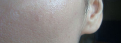 Новинка YSL -  Тональная основа хайлайтер 3D сияние Le Teint Touche Eclat, тон В10