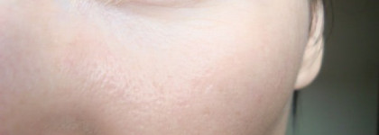 Новинка YSL -  Тональная основа хайлайтер 3D сияние Le Teint Touche Eclat, тон В10