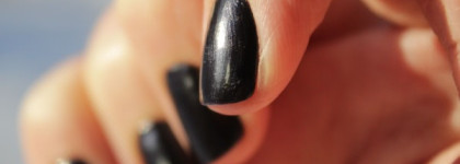 OPI Nail Lacquer Light My Sapphire NL B60