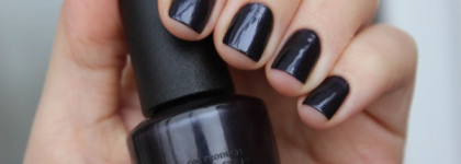 OPI Nail Lacquer Light My Sapphire NL B60