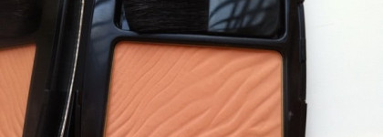 "Две Шанельки под окном, напудрили мне носик вечерком"