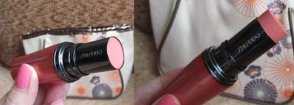 Шисейдомания продолжается : Shiseido The Makeup Accentuating Color Stick – Кремовые румяна в стике оттенок S2 Персиковая нежность