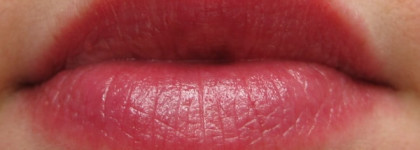 Мои маст-хэвы для губ: Yves Rocher Nourishing Lip Balm Raspberry, Strawberry, Cherry