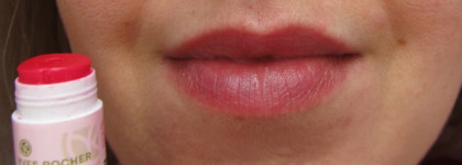 Мои маст-хэвы для губ: Yves Rocher Nourishing Lip Balm Raspberry, Strawberry, Cherry