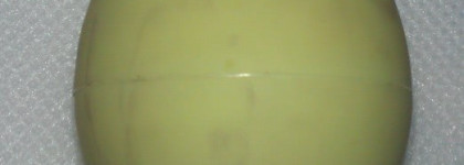 EOS Honeysuckle и Summer Fruit Moisturizing Lip Balm Round