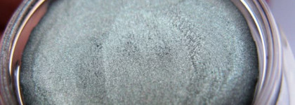 Сталь цвета морской волны. Кремовые тени Shiseido Makeup Shimmering cream eye color SV 810 "Tin"