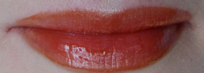 Когда нужен огонёк... Лак для губ Rouge Pur Couture Glossy Stain #06 "Camel Croiserie" от Yves Saint-Laurent