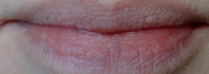 Грозная фуксия - Terriblement Fuchsia. Блеск для губ YSL Gloss Volupte Extreme Shine Soft & Light Texture #49