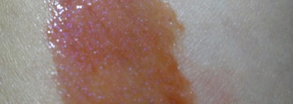 Голый провокатор и Бежевый анархист.  YSL Rouge Pur Couture Vernis a Levres N° 101 "Nude Provocateur", N° 106 "Beige Anarchist" (из коллекции "The Revolutionary Nudes")