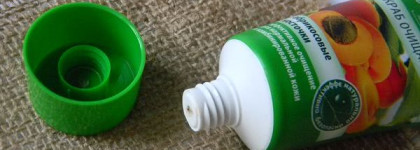 Абрикосовые скрабы: Yves Rocher vs. Чистая Линия