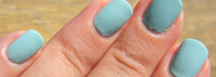 Catrice Cosmetics: Ultimate Nail Lacquer 540 Am I Blue Or Green?