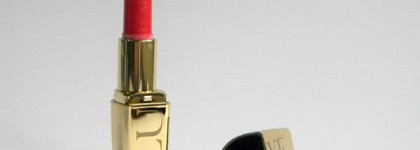 Avon: Luxe Lipstick Designer Red