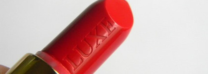 Avon: Luxe Lipstick Designer Red