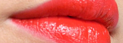 Avon: Luxe Lipstick Designer Red