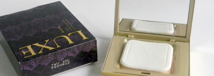 Avon: Luxe Pressed Powder Fair Silk