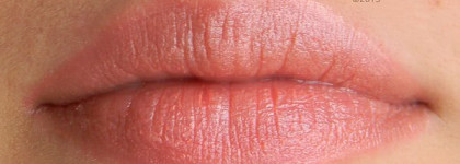 Oriflame: Pure Colour Lipsticks Candy Pink 21147 and Coral Rose 21148