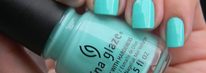 China Glaze: Nail Laquer Too Yacht To Handle 1216 (Sunsational Crème 2013)