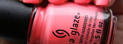 China Glaze: Nail Laquer Neon & On & On 1213 (Sunsational Crème 2013)