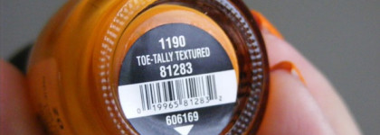 China Glaze: Nail Laquer with Hardeners Toe-Tally Textured 1190 (Texture)