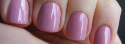 China Glaze: Nail Lacquer with Hardeners Pink-ie Promise 1149 (Avant Garden Spring 2013 Collection)