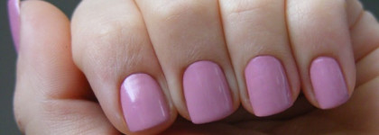China Glaze: Nail Lacquer with Hardeners Pink-ie Promise 1149 (Avant Garden Spring 2013 Collection)