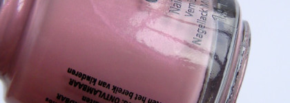 China Glaze: Nail Lacquer with Hardeners Pink-ie Promise 1149 (Avant Garden Spring 2013 Collection)