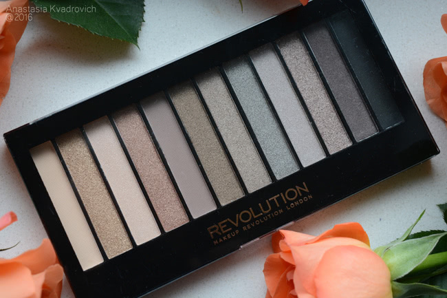 Makeup Revolution London - Redemption Palette Iconic 2: обзор, свотчи, макияжи и сравнение с UD Naked Basics