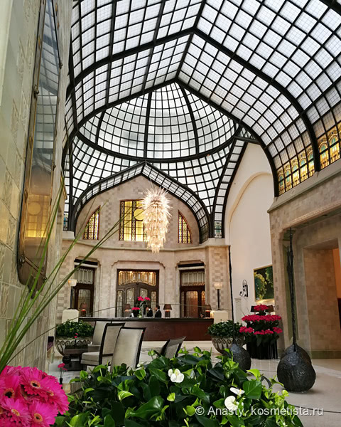 Холл отеля Four Seasons (дворец Грешема), Будапешт