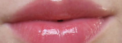 Lancome Color Fever Gloss в оттенках № 142 - Red Red Rose и № 334 – Lancome Rose