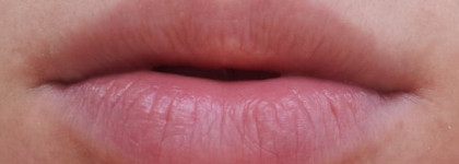 Victoria’s Secret Beauty Rush Lip Gloss в оттенке Yummy Berry