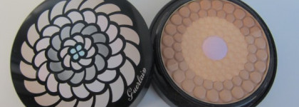 Guerlain Meteorites Poudre de Perles Illuminating Perfecting Pressed Powder 03 beige lumineux