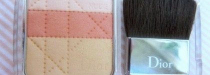 Dior Diorskin Nude Poudre Compact SPF 10 в оттенке 020 – beige praline