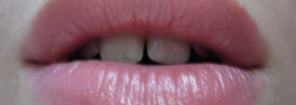 Сверкающая фитопомада Sisley Phyto-Lip Shine - уместна всегда и везде