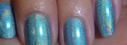Умопомрачительная новинка от Pupa-голографические лаки. Pupa holographic nail polish 033 и 036