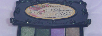Милая игрушка-палетка Too Faced Glamour to Go Dream Edition
