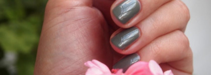 2 осенних красавца-лаки Collistar Perfect Nails Enamel № 44 Blu и 87 Khaki