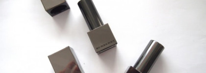 Прекрасные Burberry Lip Mist Natural Sheer Lipstick  #213 Field Rose и #206 Blueberry