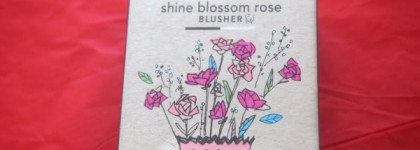 Хит для Белоснежки-Nature Republic Shine Blossom Rose Blusher 03 Pink rose